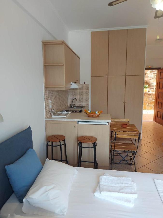 Anarrousa Studios & Apartments Evdilos  Eksteriør billede
